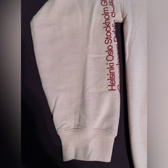 **SOLD** Ariana Grande Live in Europe crewneck Large - Picture 3 of 10